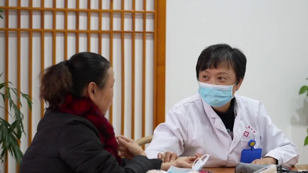 新疆阿克苏市 顺应时节“冬藏”养生，中医调理受市民青睐